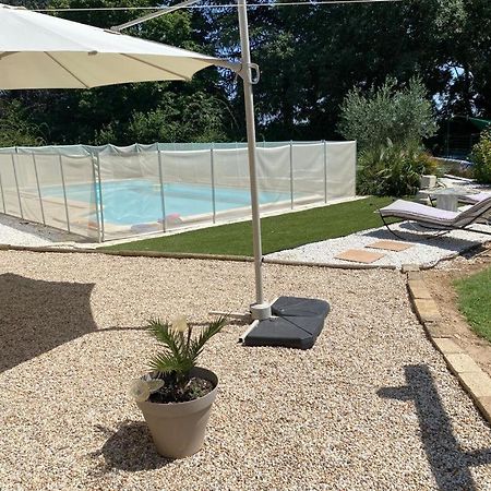 Au Mazet Du Parc Bed & Breakfast Ledenon Exterior photo