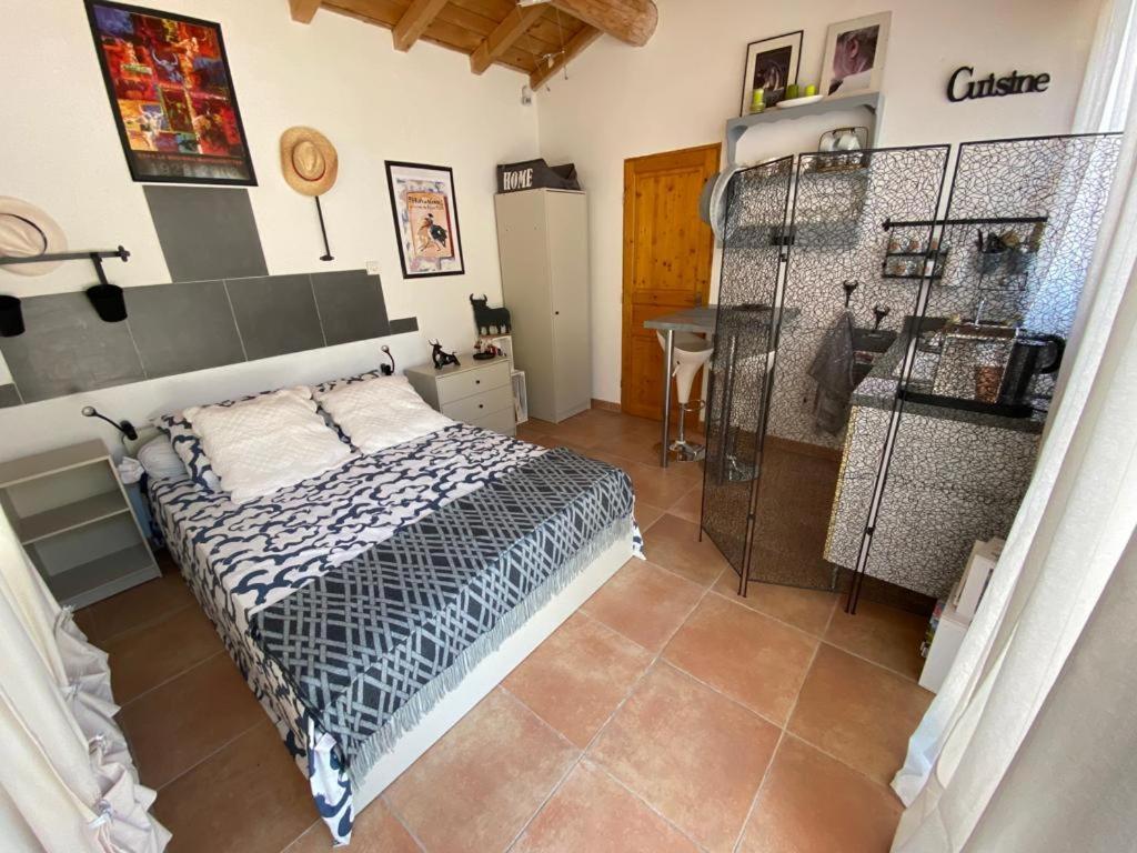 Au Mazet Du Parc Bed & Breakfast Ledenon Exterior photo