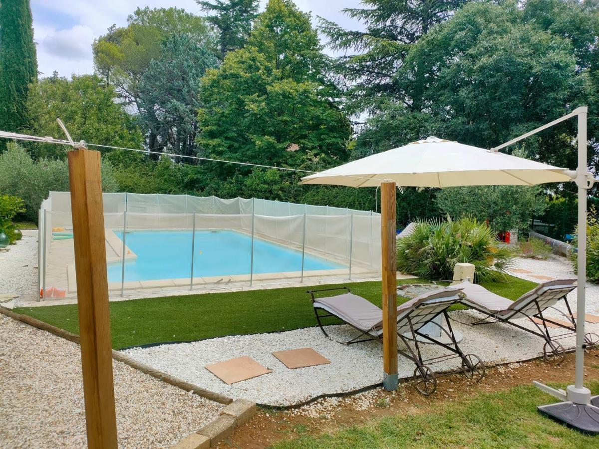 Au Mazet Du Parc Bed & Breakfast Ledenon Exterior photo